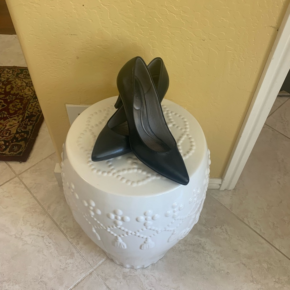 Mint Condition Life Stide Dress Pumps Size 8.5